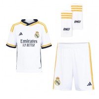 Real Madrid Daniel Carvajal #2 Heimtrikotsatz Kinder 2023-24 Kurzarm (+ Kurze Hosen)